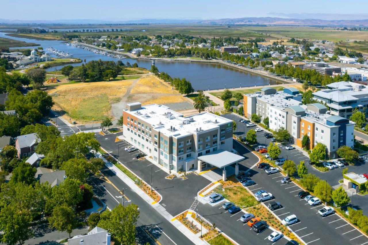 休森市纳帕谷区智选假日套房酒店 Suisun City 外观 照片